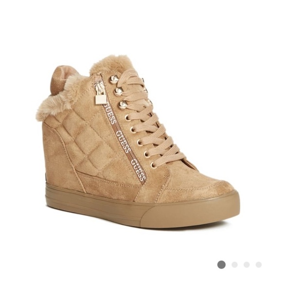 New GUESS Dustyn Hidden Wedge Sneakers SZ 9.5 - Picture 2 of 5